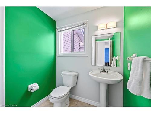 386 Cooke Crescent, Kingston, ON - Indoor Photo Showing Bathroom