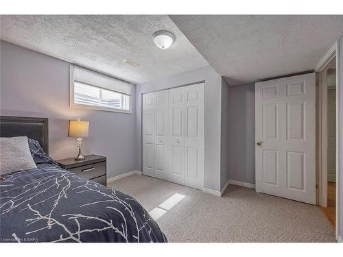386 Cooke Crescent, Kingston, ON - Indoor Photo Showing Bedroom