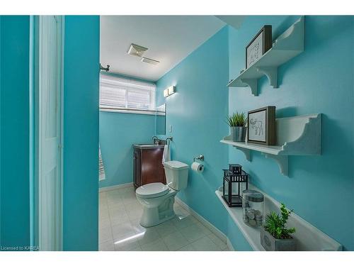 386 Cooke Crescent, Kingston, ON - Indoor Photo Showing Bathroom