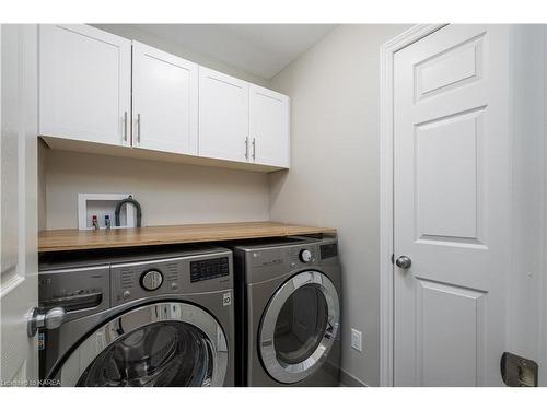 1104 Barrow Avenue, Kingston, ON - Indoor Photo Showing Laundry Room