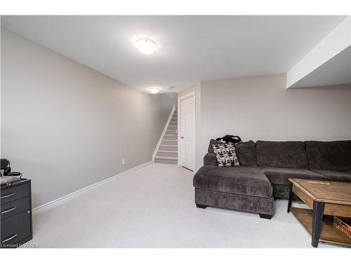 1104 Barrow Avenue, Kingston, ON - Indoor Photo Showing Other Room