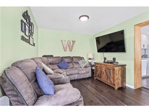 3041 Highway 41, Roblin, ON - Indoor Photo Showing Living Room