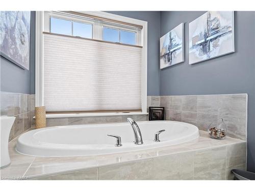 1105 Horizon Drive, Kingston, ON - Indoor Photo Showing Bathroom