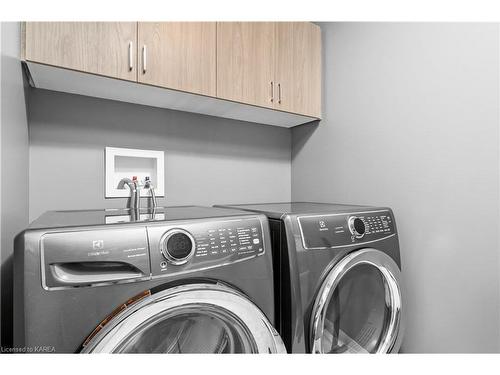 1105 Horizon Drive, Kingston, ON - Indoor Photo Showing Laundry Room