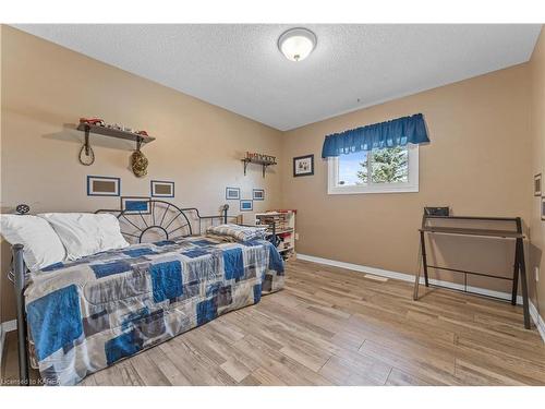 315 Amherst Drive, Amherstview, ON - Indoor Photo Showing Bedroom