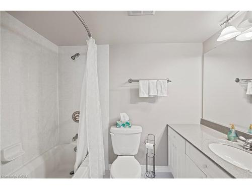 806-165 Ontario Street, Kingston, ON - Indoor Photo Showing Bedroom