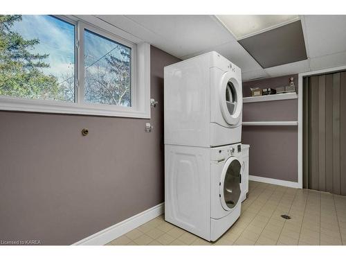 328 Renda Street, Kingston, ON - Indoor Photo Showing Laundry Room