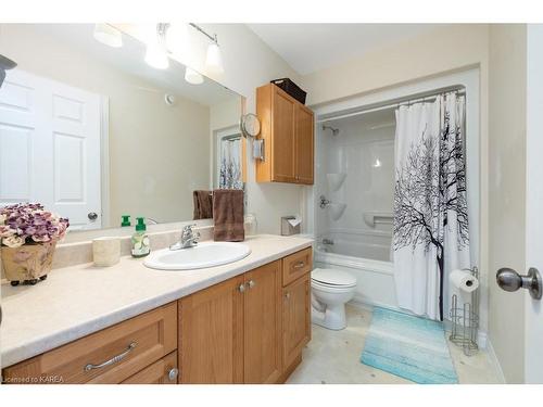 122 Islandview Drive, Amherstview, ON - Indoor Photo Showing Bathroom