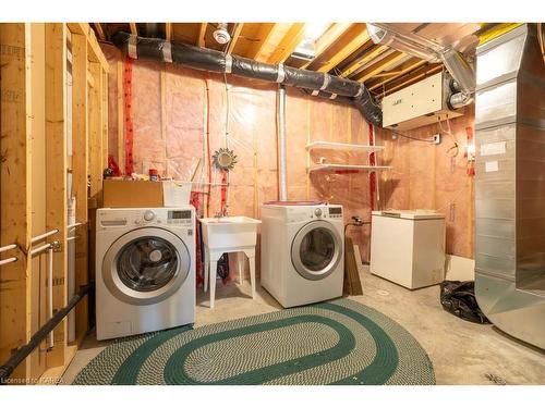 122 Islandview Drive, Amherstview, ON - Indoor Photo Showing Laundry Room