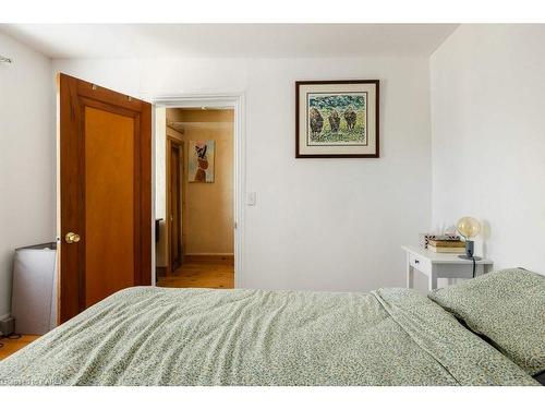 528 Bagot Street, Kingston, ON - Indoor Photo Showing Bedroom