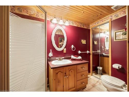 6862 Smith Lane, Inverary, ON - Indoor Photo Showing Bathroom