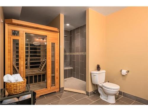 774 Lucas Road, Odessa, ON - Indoor Photo Showing Bathroom