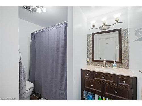 211-316 Kingsdale Avenue, Kingston, ON - Indoor Photo Showing Bathroom