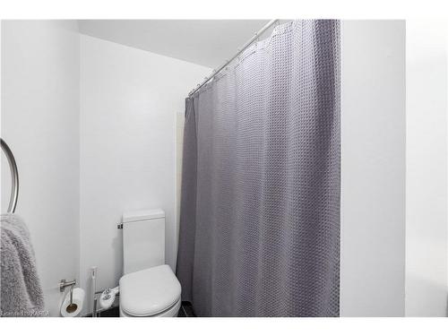 211-316 Kingsdale Avenue, Kingston, ON - Indoor Photo Showing Bathroom