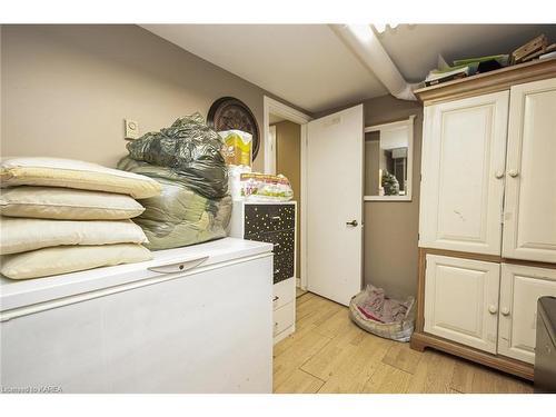 3 Sharmans Lane, Kingston, ON - Indoor Photo Showing Laundry Room