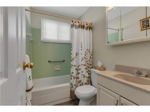 187 Sutherland Drive, Kingston, ON - Indoor Photo Showing Bathroom