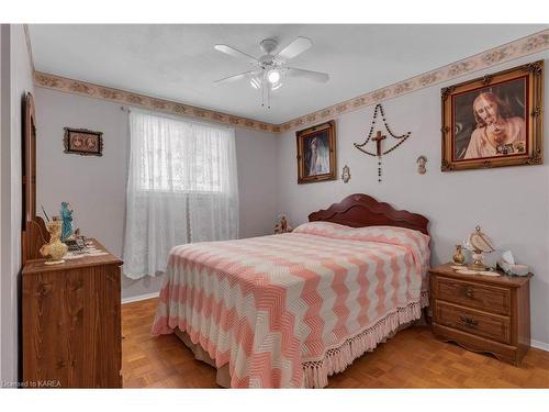 187 Sutherland Drive, Kingston, ON - Indoor Photo Showing Bedroom