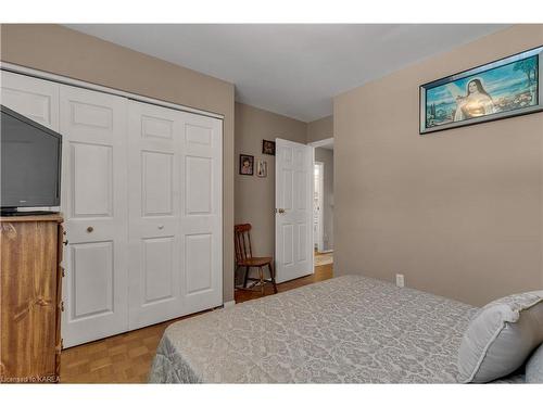 187 Sutherland Drive, Kingston, ON - Indoor Photo Showing Bedroom
