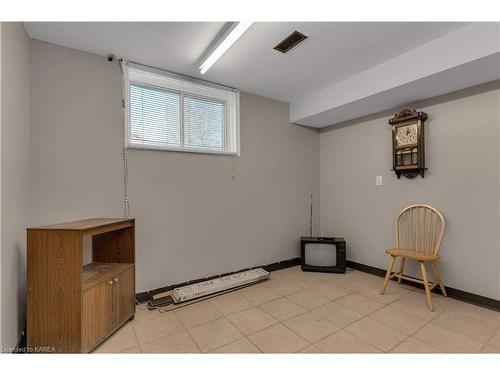 187 Sutherland Drive, Kingston, ON - Indoor Photo Showing Other Room