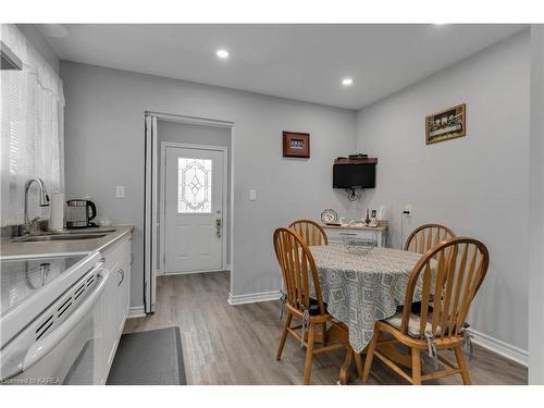 187 Sutherland Drive, Kingston, ON - Indoor Photo Showing Dining Room