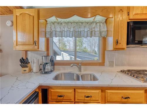 108 Killenbeck Lane, Lansdowne, ON - Indoor Photo Showing Kitchen With Double Sink