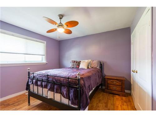 75 Poplar Street, Belleville, ON - Indoor Photo Showing Bedroom