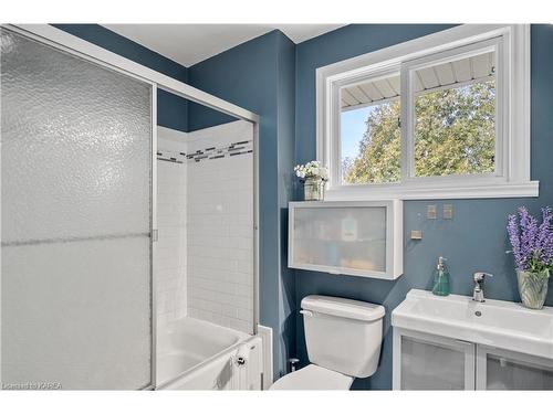 73-3 Rosemund Crescent, Kingston, ON - Indoor Photo Showing Bathroom