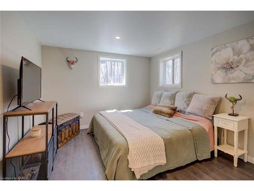 5537 Wilmer Road, South Frontenac, ON - Indoor Photo Showing Bedroom