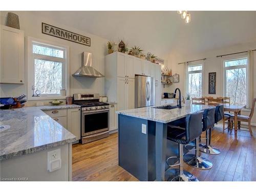5537 Wilmer Road, South Frontenac, ON - Indoor Photo Showing Kitchen