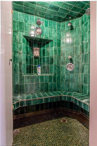 1602-185 Ontario Street, Kingston, ON - Indoor Photo Showing Bathroom