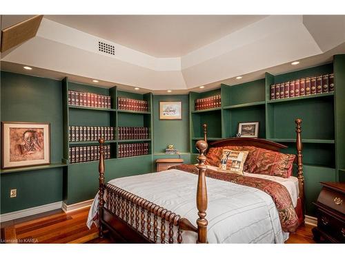 1602-185 Ontario Street, Kingston, ON - Indoor Photo Showing Bedroom