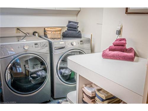 1602-185 Ontario Street, Kingston, ON - Indoor Photo Showing Laundry Room