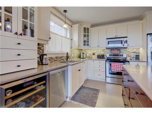 64 Tessa Boulevard, Belleville, ON - Indoor Photo Showing Kitchen With Stainless Steel Kitchen