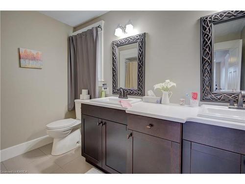 64 Tessa Boulevard, Belleville, ON - Indoor Photo Showing Bathroom