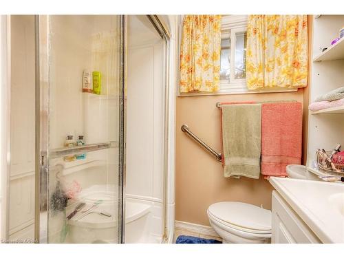 3763 Highway 38, Harrowsmith, ON - Indoor Photo Showing Bathroom