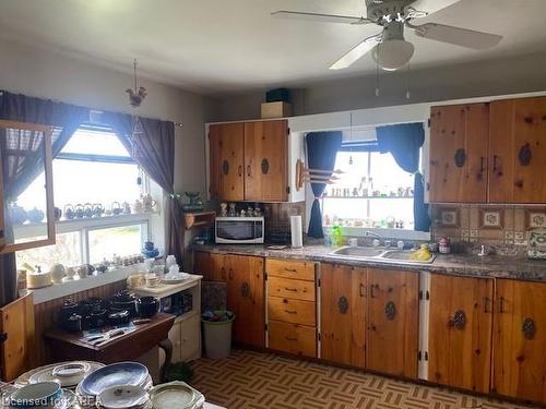 2835 Highway 15 Highway, Smiths Falls, ON - Indoor Photo Showing Kitchen