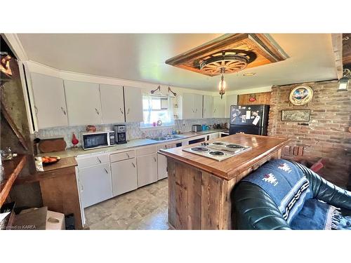 61 Pykeview Road, Gananoque, ON - Indoor Photo Showing Kitchen With Double Sink