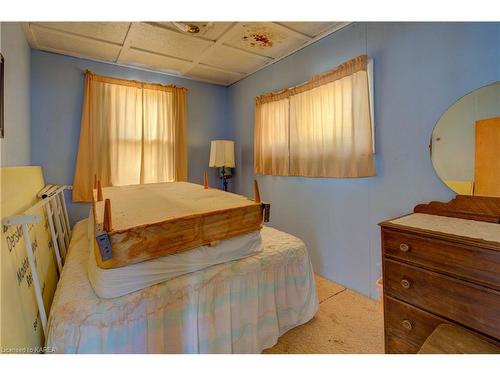 25 Cedar Lane, Westport, ON - Indoor Photo Showing Bedroom