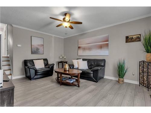 83 Virginia Street, Kingston, ON - Indoor Photo Showing Living Room