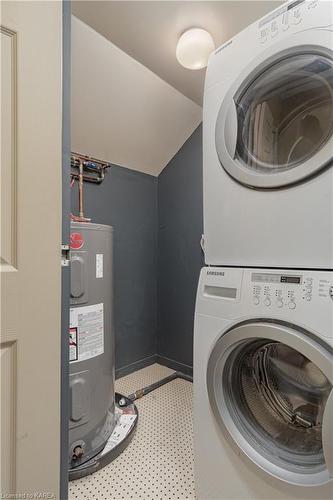 2-41 William Street, Kingston, ON - Indoor Photo Showing Laundry Room
