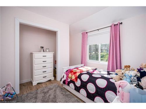 346 Nicholson Point Road, Bath, ON - Indoor Photo Showing Bedroom