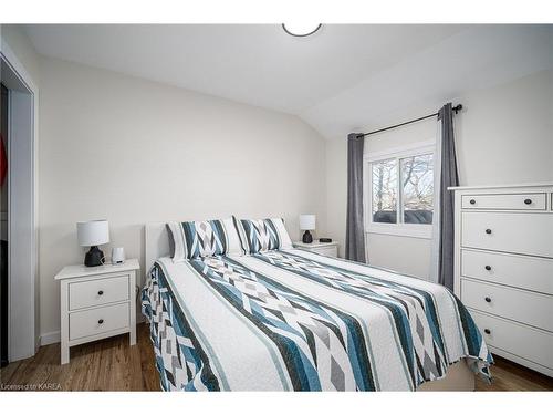 346 Nicholson Point Road, Bath, ON - Indoor Photo Showing Bedroom