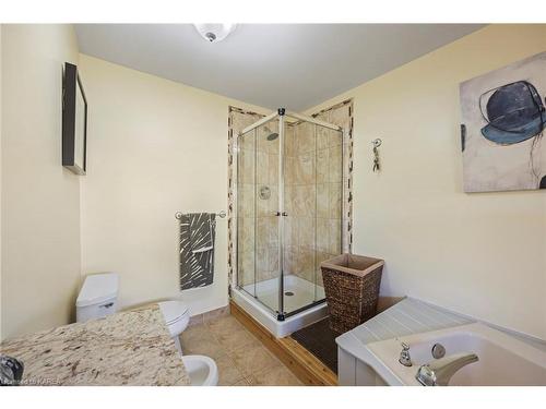 2 Creighton Drive, Odessa, ON - Indoor Photo Showing Bathroom