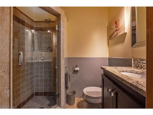 2 Creighton Drive, Odessa, ON - Indoor Photo Showing Bathroom
