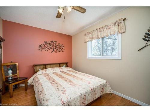 115 Pearl St Street, Deseronto, ON - Indoor Photo Showing Bedroom