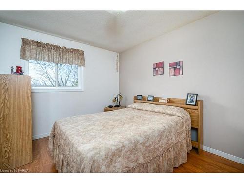115 Pearl St Street, Deseronto, ON - Indoor Photo Showing Bedroom
