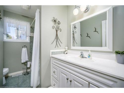 115 Pearl St Street, Deseronto, ON - Indoor Photo Showing Bathroom