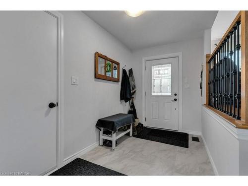 529 Davis Drive, Kingston, ON - Indoor Photo Showing Other Room