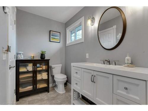 529 Davis Drive, Kingston, ON - Indoor Photo Showing Bathroom