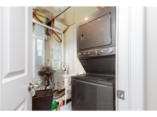 416 Beth Crescent, Kingston, ON - Indoor Photo Showing Laundry Room